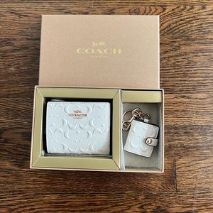 Boxed Snap Wallet And Picture Frame Bag Charm In Signature Leather! Brand NEW!